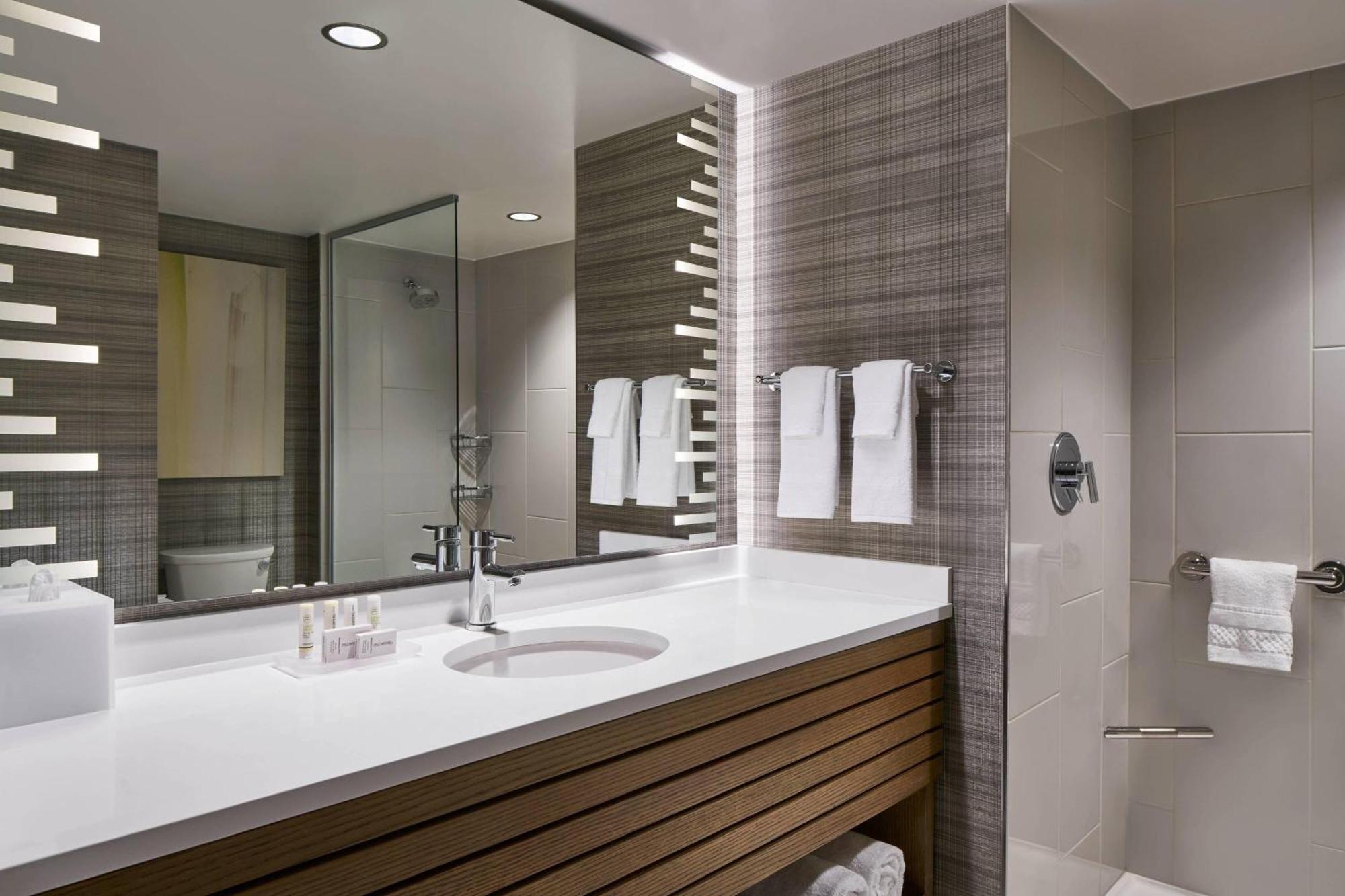 คอร์ตยาร์ด วอชิงตัน ดาวน์ทาวน์/คอนเวนชั่น เซ็นเตอร์ Hotel ภายนอก รูปภาพ